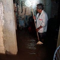 Inundaciones en Jojutla dejan centenares de afectados