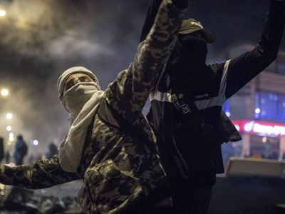 Protestas pacíficas en Colombia terminan en enfrentamientos con la policía