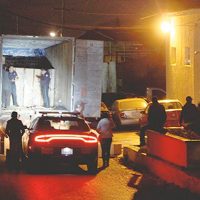 Lo paran por no traer cinturón de seguridad y le hallan carga de 1.4 tons. de mariguana