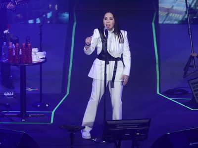 “México tiene que despertar”: Ana Gabriel lamenta en pleno concierto la muerte de Carlos Manzo