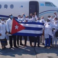 La CDMX vuelve a recibir apoyo de 500 médicos cubanos para atender covid-19