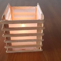 Solo con palitos de helado: creá esta hermosa lámpara de mesa y no gastes fortuna en una nueva