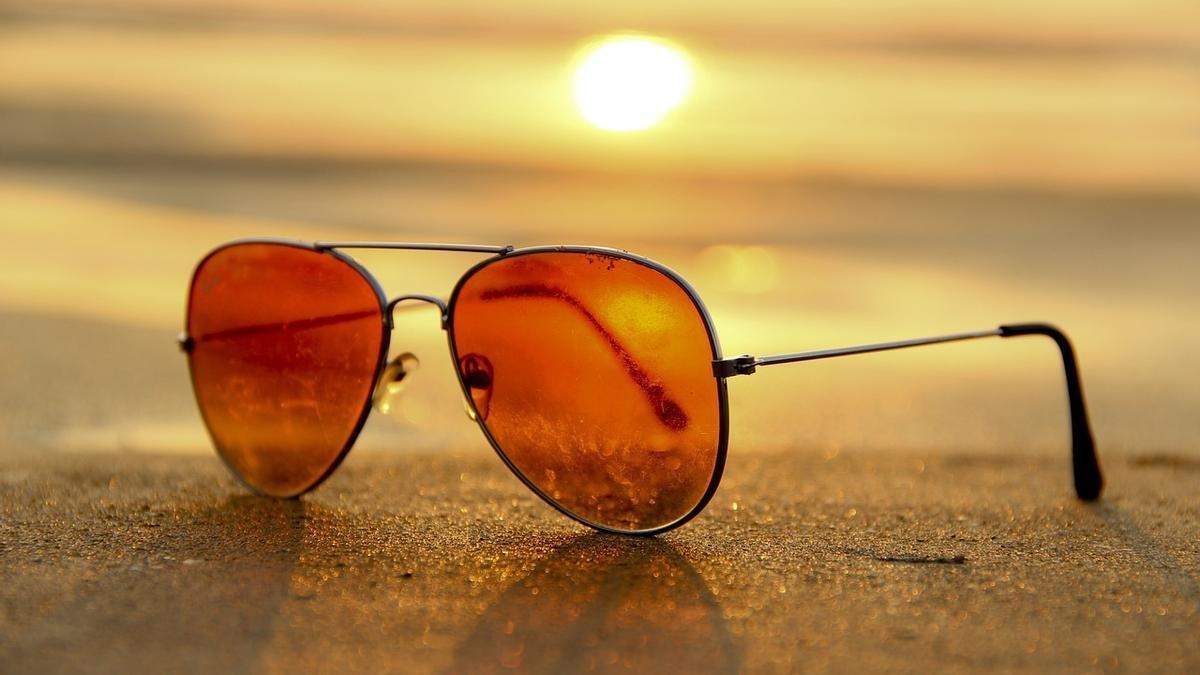 Lentes de sol. Fuente: (Pixabay)