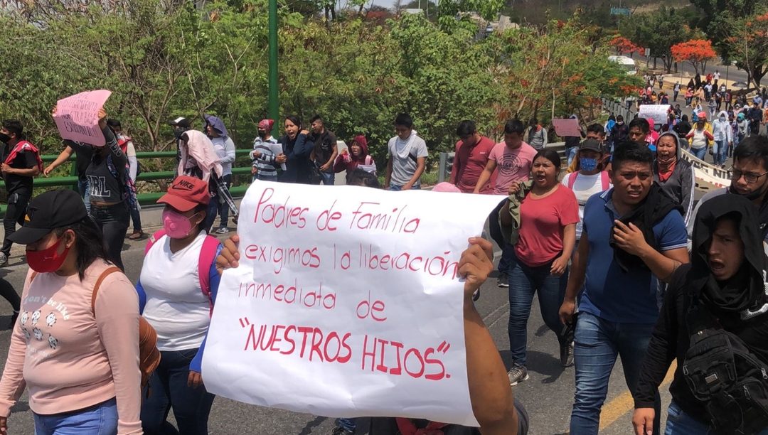 marcha-normalistas-chiapas