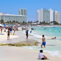 Dos mujeres se disputan Playa del Carmen en un ambiente de violencia