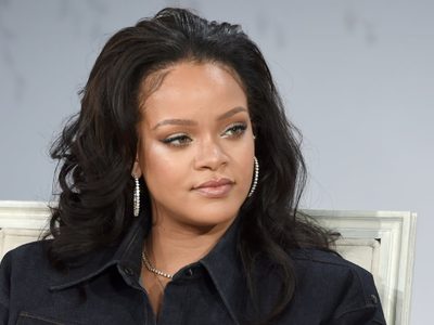 La extraña manera en que Rihanna presentó su nuevo producto