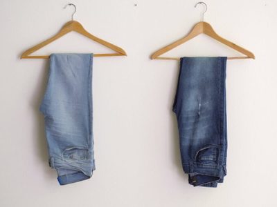 Seguro no lo sabías: el truco para guardar pantalones en tu placard y ahorrar un montón de espacio