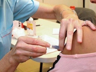 El Gobierno modificó el rol de los expertos que asesoran en políticas de vacunación