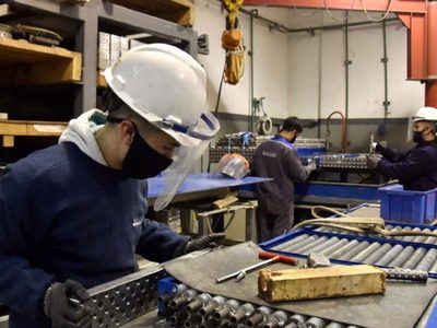 La actividad económica cayó un 6,9% en septiembre según el Indec