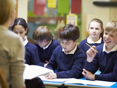 Arrancó el pago de los vouchers educativos: cómo se cobra