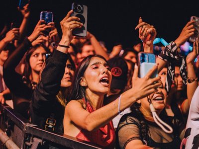 Flow Fest día 1: Una generación que graba todo para justificar el gasto