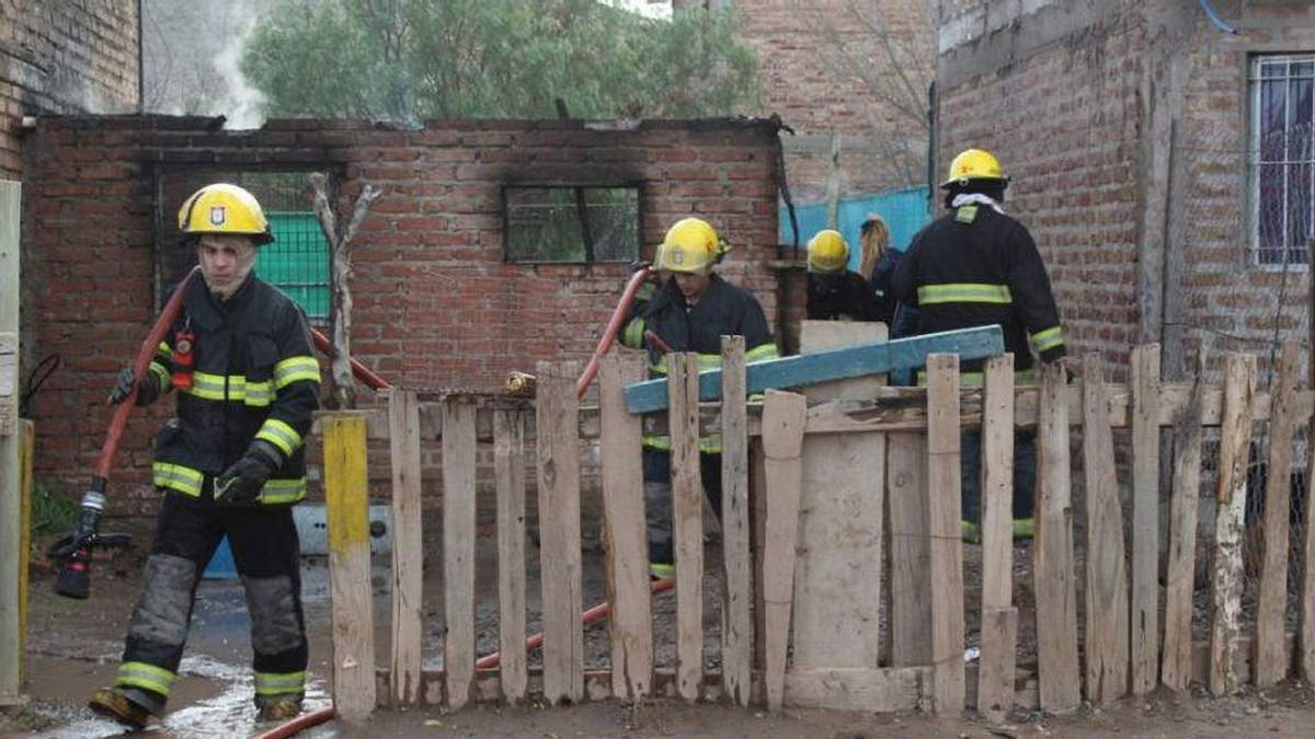 Incendio en Centenario. Fuente: (Twitter)