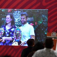 AMLO llama “hipócrita” a Eugenio Derbez: critica el Tren Maya y apoyó parque Xcaret