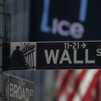 Moody's rebaja el rating de diez pequeños bancos de EU y pone en revisión el de otros seis mayores