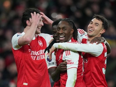 Arsenal golea 4-1 al Tottenham en el derbi del norte de Londres y lidera la Premier League