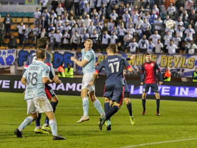 Bielorrusia sigue con fútbol pese al coronavirus con un insólito mensaje