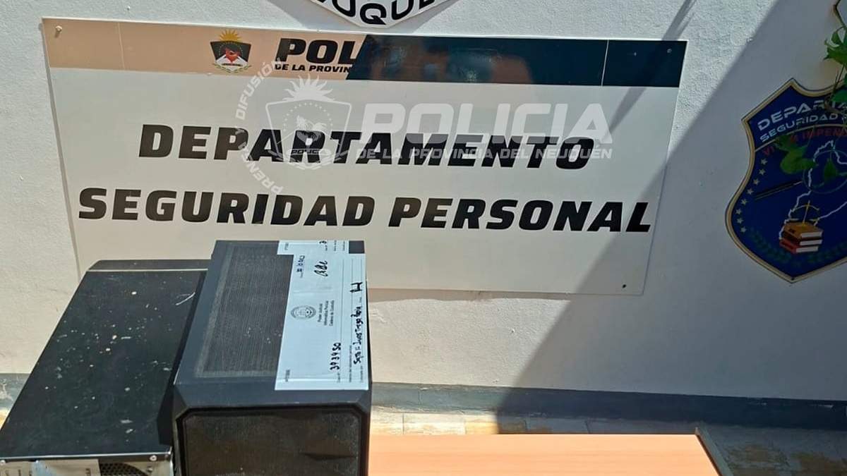 El contenido de las computadoras y los teléfonos serán analizados por personal especializado en Neuquén. Fuente (Policía de Neuquén)