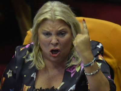 Carrió destrozó la reforma tributaria: "Es un robo escandaloso"