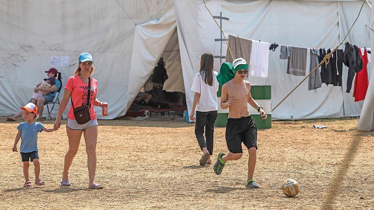 Campamento en el deportivo Olini, en la colonia Chinampac de Juárez, alcaldía de Iztapalapa