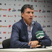 Siboldi renuncia como técnico del Santos tras pleito con el jugador Alcoba