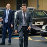 El actor Jeremy Renner está hospitalizado tras lesionarse quitando nieve