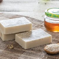 No gastes en productos: prepará este jabón antimanchas y natural para embellecer tu piel