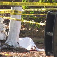 Activistas exigen tipificar como feminicidio el asesinato a machetazos de una mujer en Yucatán