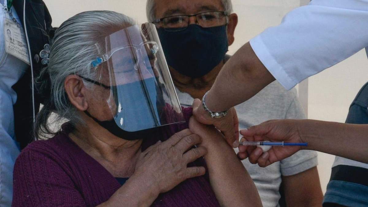 Vacunación de adultos mayores de 60 años