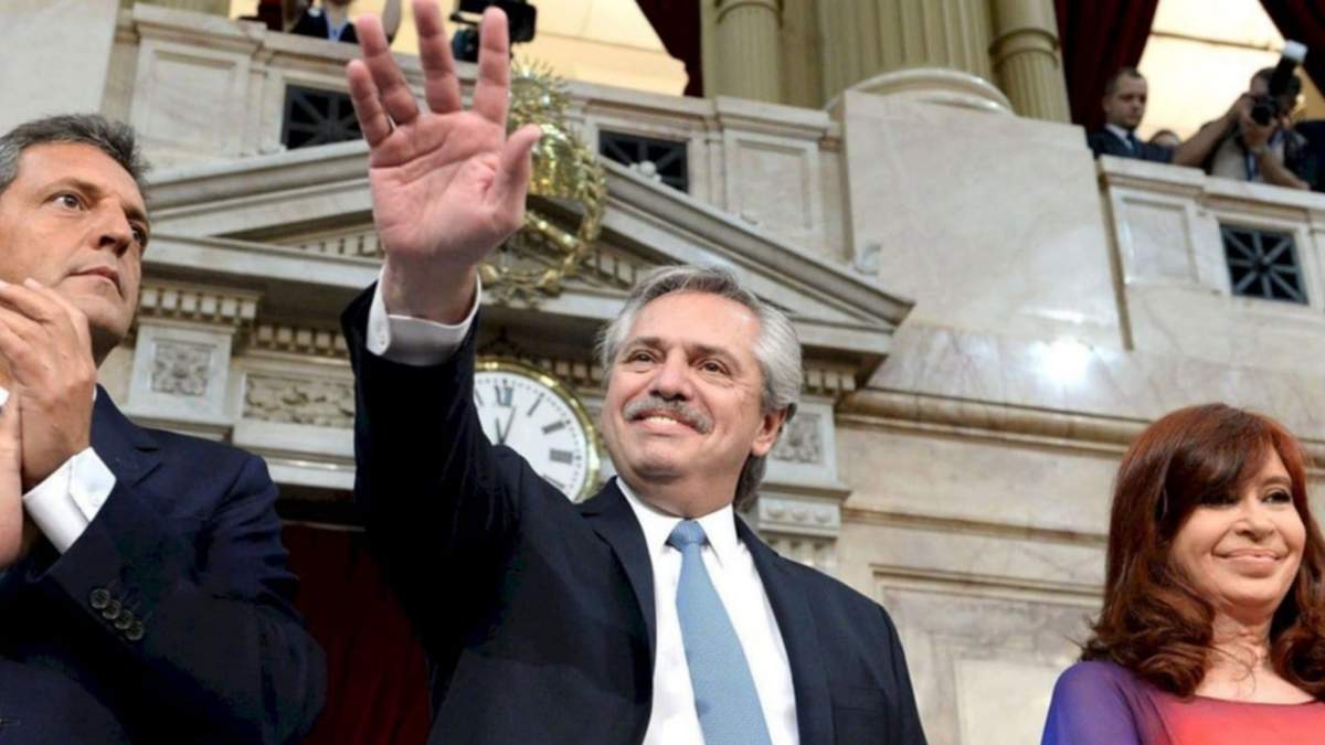 El presidente de la Cámara de Diputados, Sergio Massa, el presidente de la Nación, Alberto Fernández y la vicepresidenta, Cristina Fernández de Kirchner. Fuente: (Twitter)