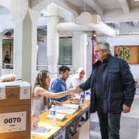 Alberto Fernández fue a votar y remarcó que “hoy es un día muy importante”