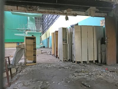 El nuevo paciente del IMSS: una alberca en ruinas