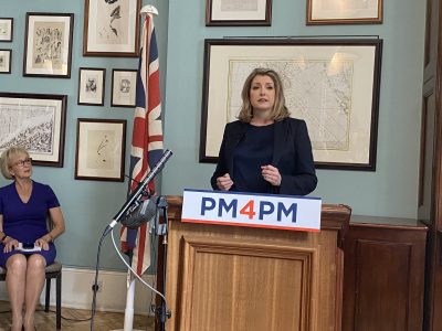 Encuesta sitúa a Penny Mordaunt como la clara favorita para suceder a Johnson como primera ministra