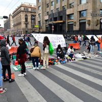 Vagoneras del Metro bloquearon durante 8 horas Eje Central y Avenida Juárez