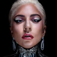 Lady Gaga muy contenta comparte estas fotos de su ¿Nuevo romance? ¡También lo muestra en la red!