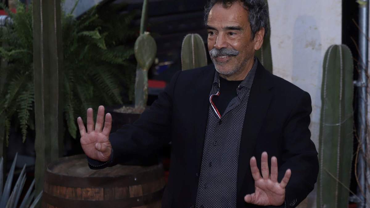 Damián Alcázar a su paso por la alfombra roja por el estreno de la película ¡Que Viva México!
