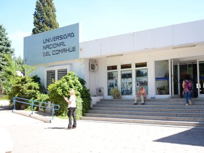 Docentes de la Universidad del Comahue van al paro por 48 horas en reclamo de recomposición salarial