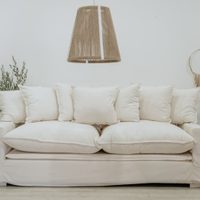El truco que los hoteles no te dicen para mantener sus colchones y sillones siempre blancos y relucientes