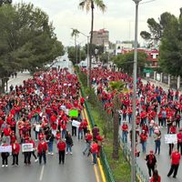 Maestros bloquean calles en Saltillo; se desligan de la CNTE