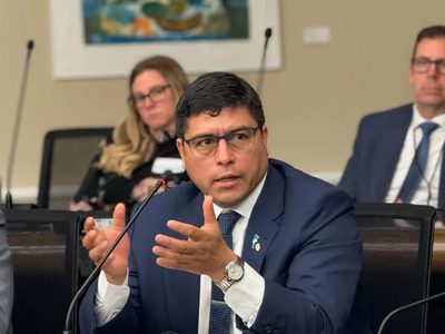 Santa Cruz: Claudio Vidal reunió a intendentes y marcó el rumbo productivo