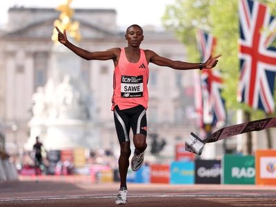 Sebastian Sawe rompe barrera de las 2 horas en maratón y pulveriza el récord mundial por 65 segundos