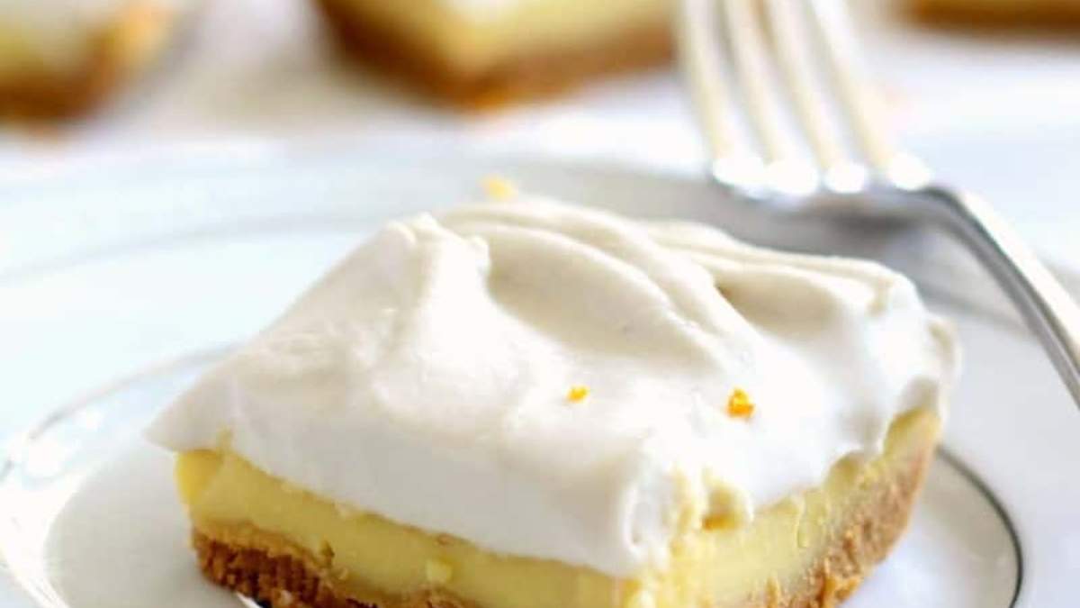 Cuadraditos de limón y crema. Fuente: (Instagram)