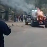 Agresión a policías en Lerma deja dos patrullas incendiadas y dos presuntos delincuentes heridos