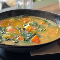 No gastes en comprar calditos en el supermercado: preparalos en casa con verduras y mucho más sanos