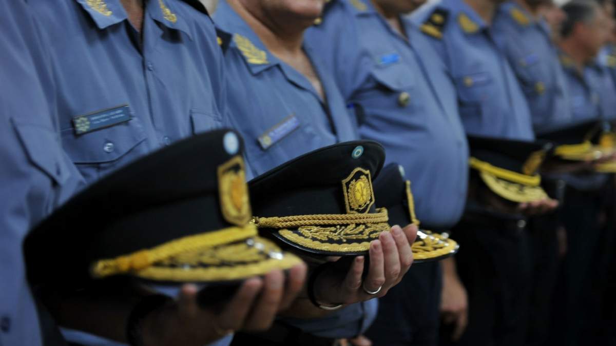 El policía preside una ONG y hace cinco años hace cruzadas solidarias. (Fuente: Twitter)