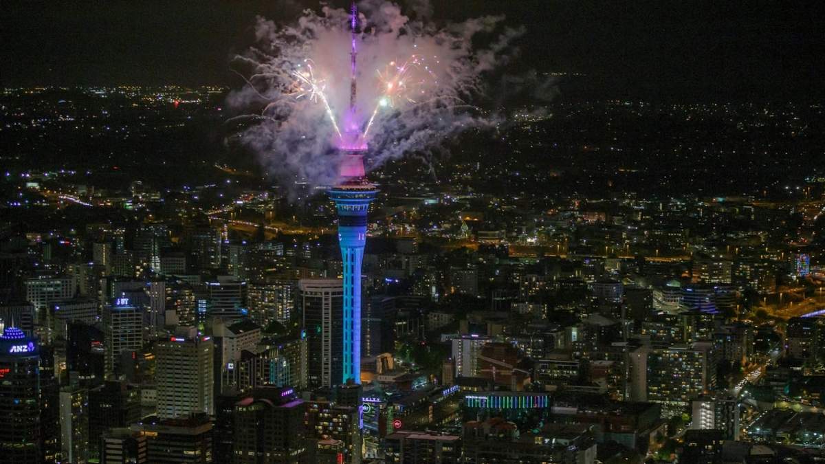 La Sky Tower en Auckland, Nueva Zelanda. Fuente: (Twitter)