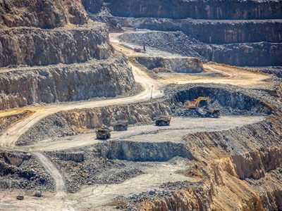 El precio del cobre rompe la barrera de los 10 mil dólares por temores a escasez en suministro