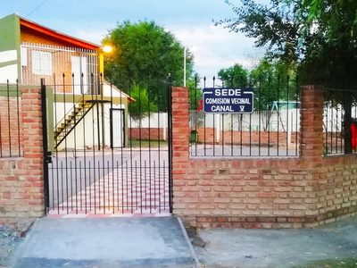 Vecinal del barrio Canal V reclama las obras de asfalto