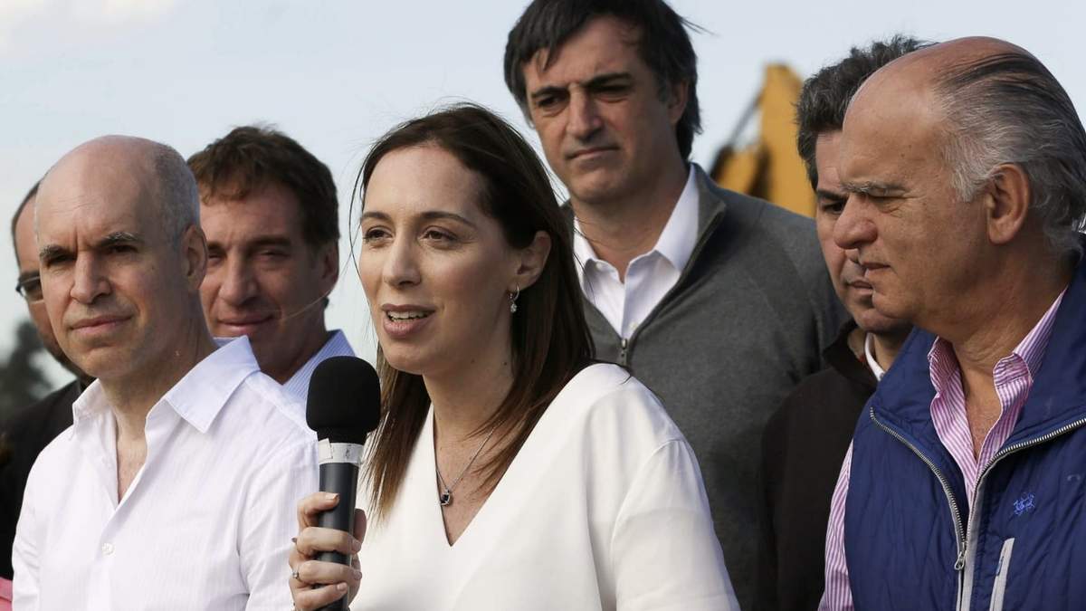 María Eugenia Vidal con Néstor Grindetti y Horacio Rodríguez Larreta. Fuente: (Twitter)
