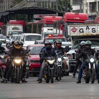 Boom motero en CDMX: 613% más motocicletas, millones en recaudación y más accidentes