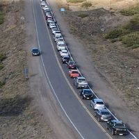 Largas filas y hasta acampe en autos para cruzar a Chile en Pino Hachado por el feriado extralargo